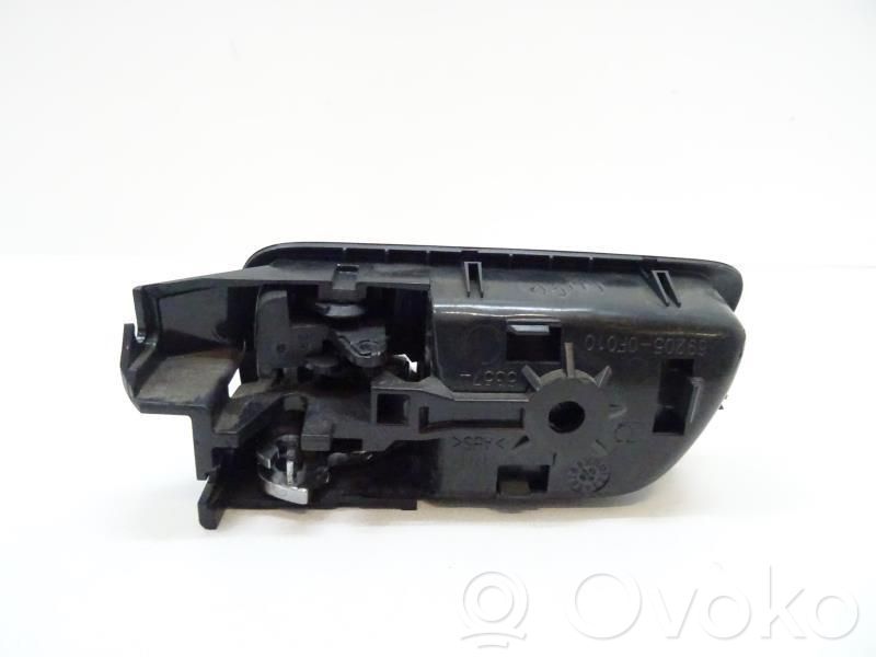 Toyota Corolla Verso E121 Manecilla interna puerta trasera 