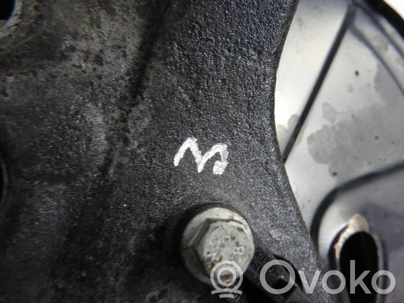Mercedes-Benz C W203 Zwrotnica koła przedniego 