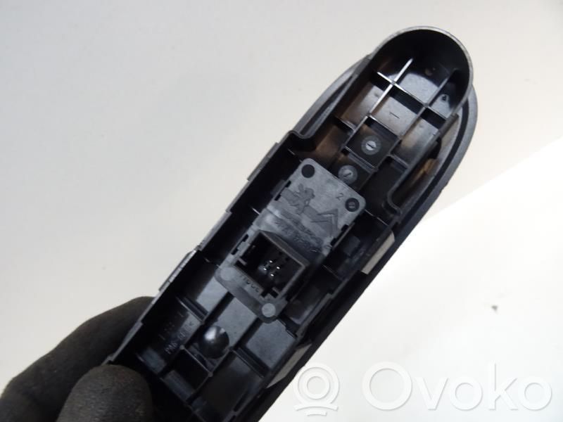 Peugeot 308 Electric window control switch 