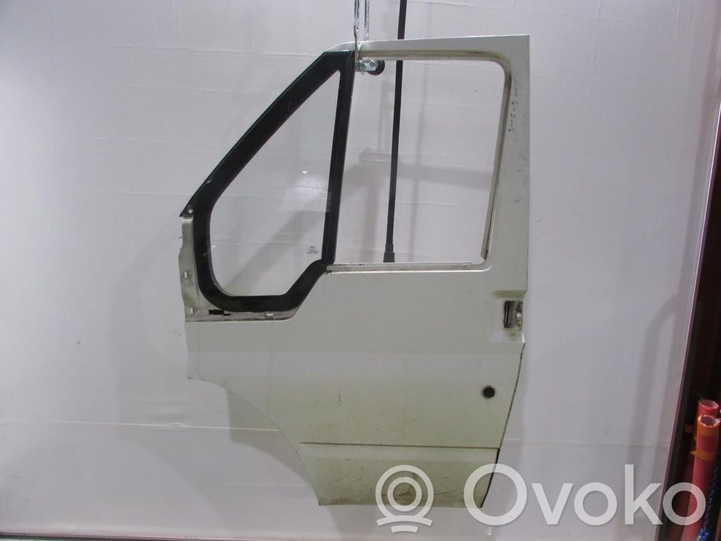 Priekinės durys   4703954
