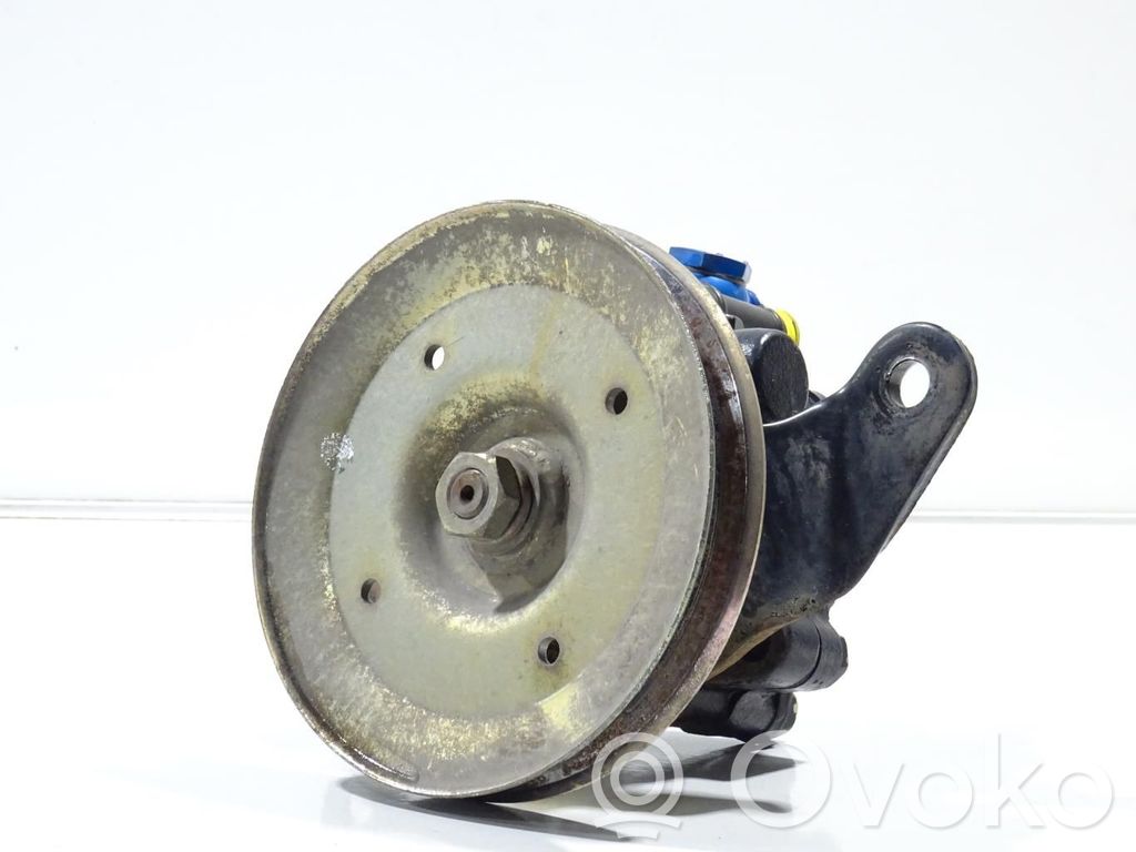 Nissan Terrano Ohjaustehostimen pumppu 