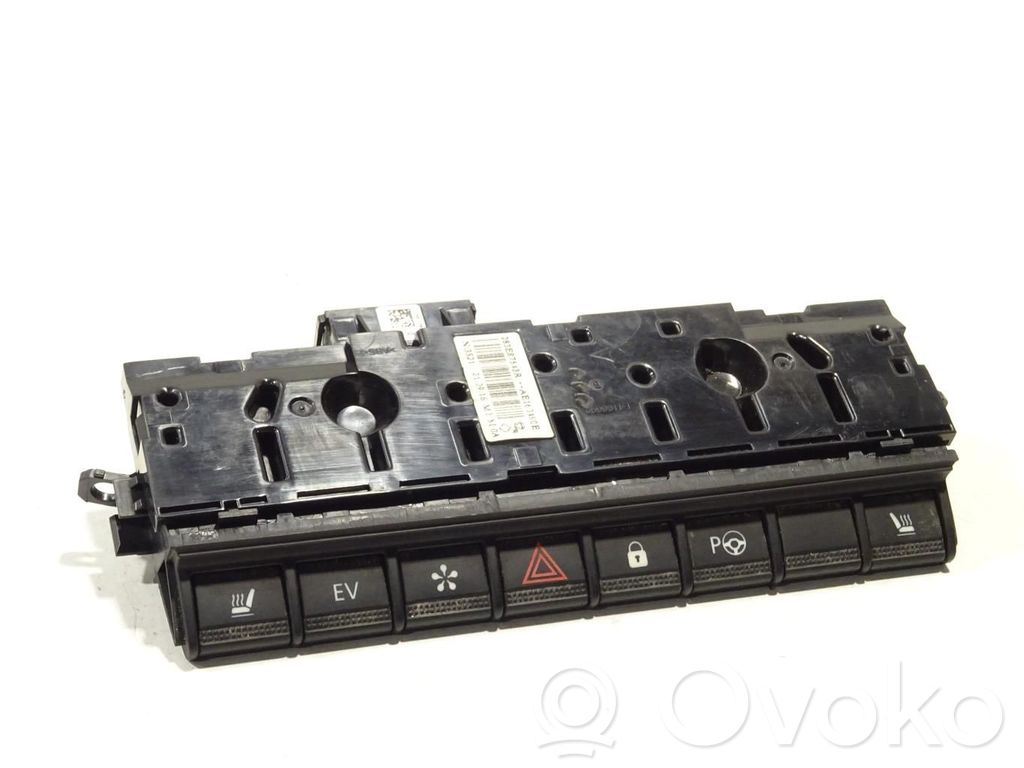 Renault Arkana Botón interruptor de luz de peligro 