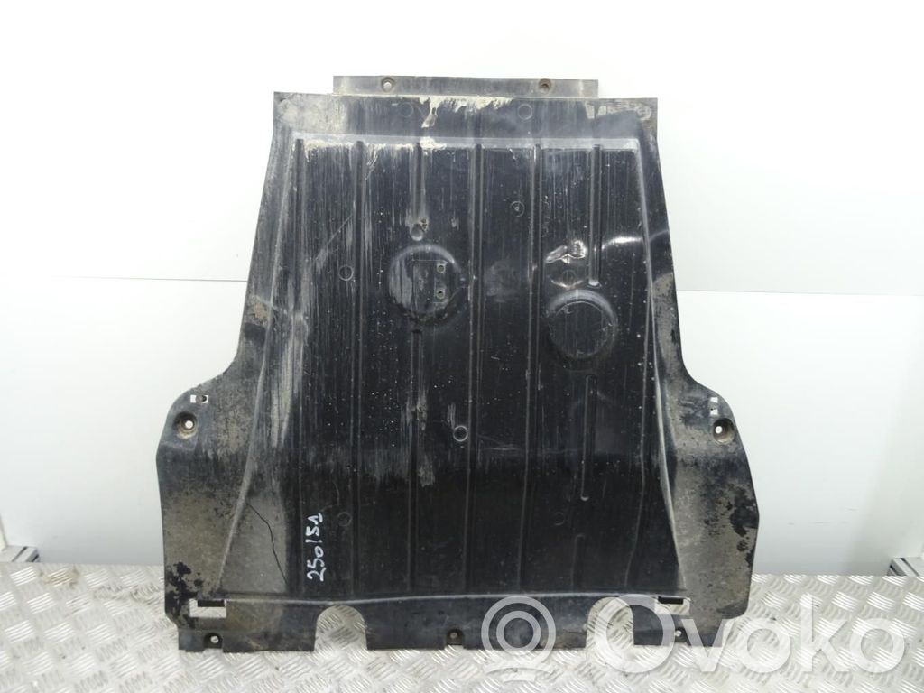 Renault Clio III Variklio dugno apsauga 