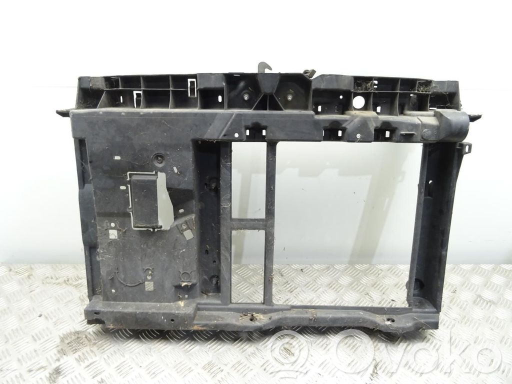 Ford Fiesta Radiatoru paneļa augšējā daļa (televizors) 