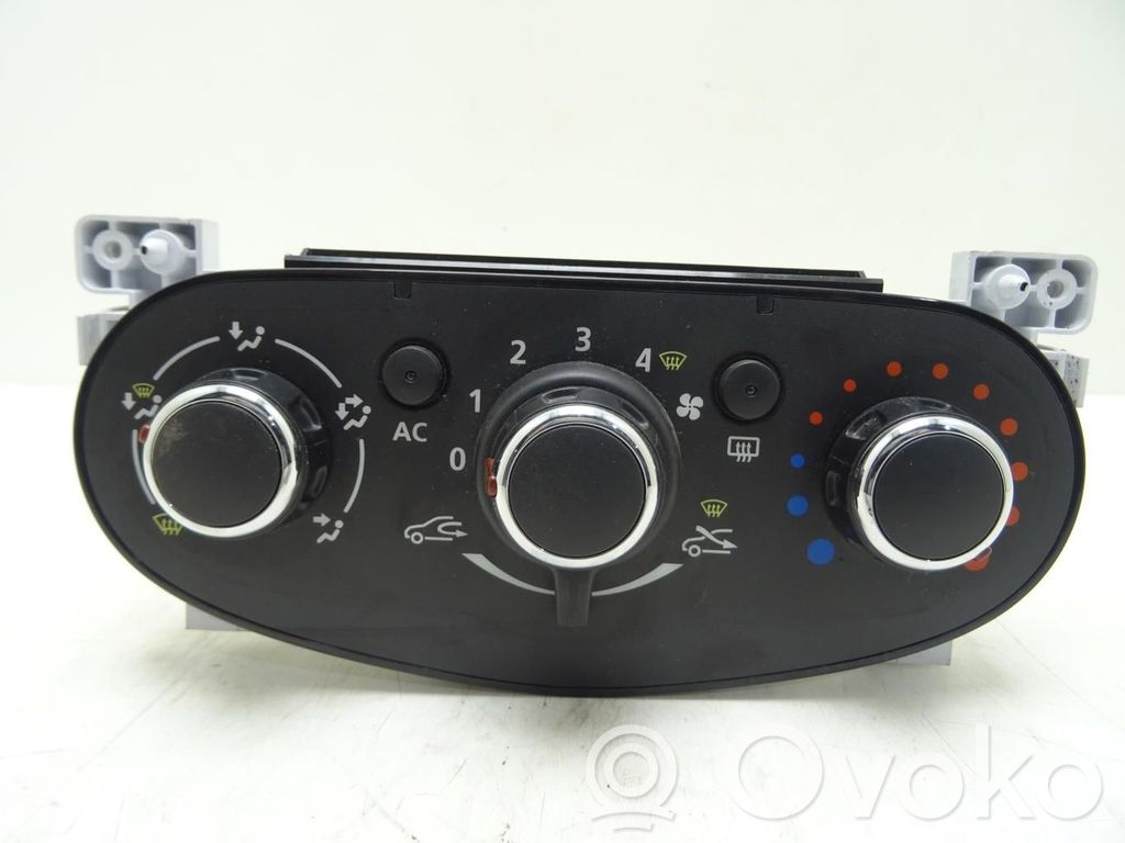 Dacia Duster Climate control unit 