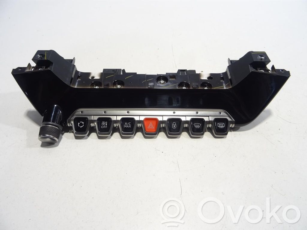 Peugeot 208 II Botón interruptor de luz de peligro 