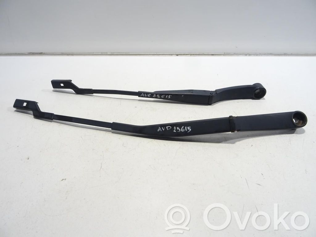 KIA Ceed Front wiper blade arm 