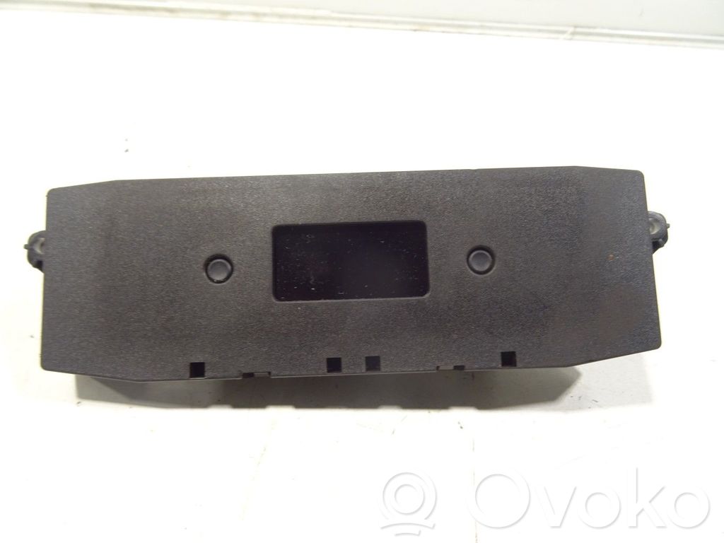 Peugeot 207 Screen/display/small screen 