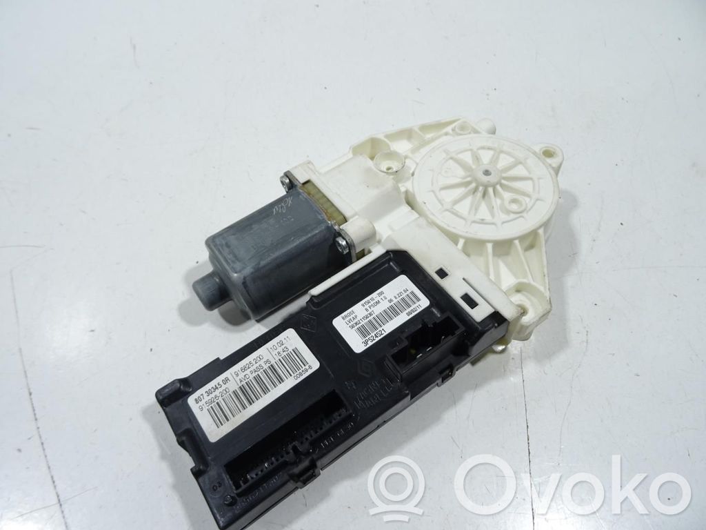Renault Megane III Silnik regulatora szyby drzwi przednich 