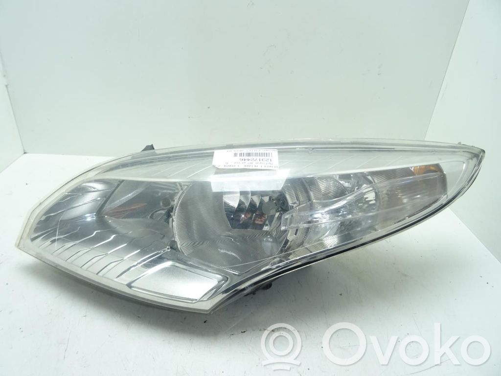 Renault Megane III Lampa przednia 