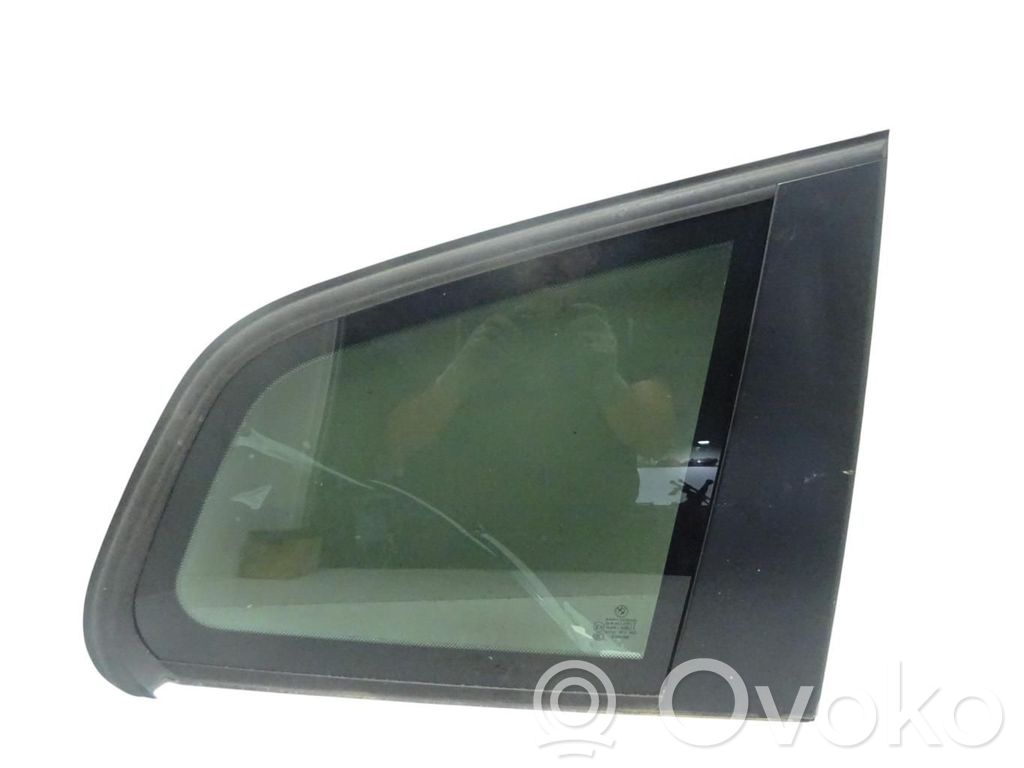 BMW X3 E83 Rear side window 