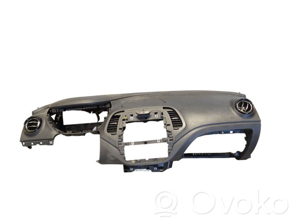 Dashboard   682006438R