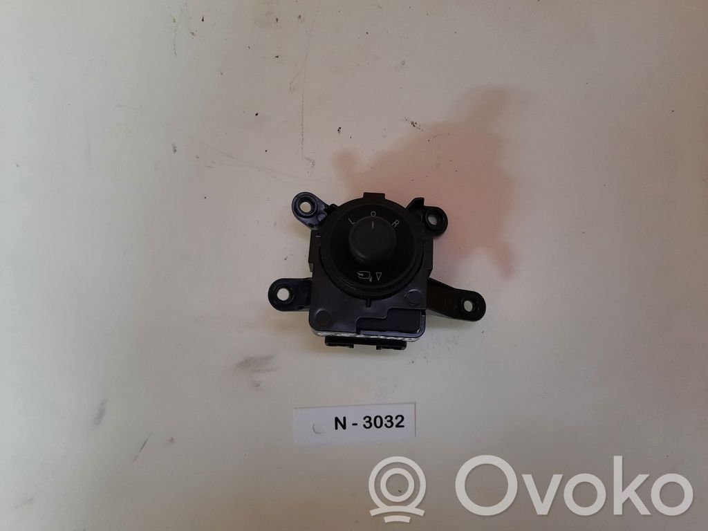 Chevrolet Orlando Wing mirror switch 