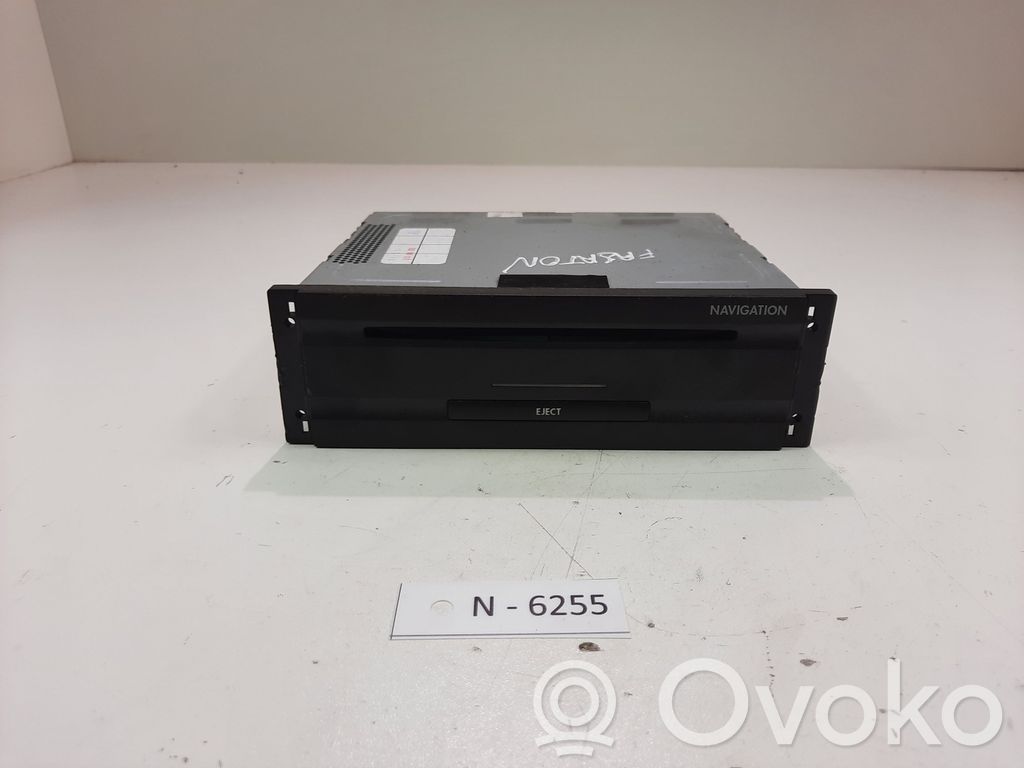 Volkswagen Phaeton GPS navigation control unit/module 