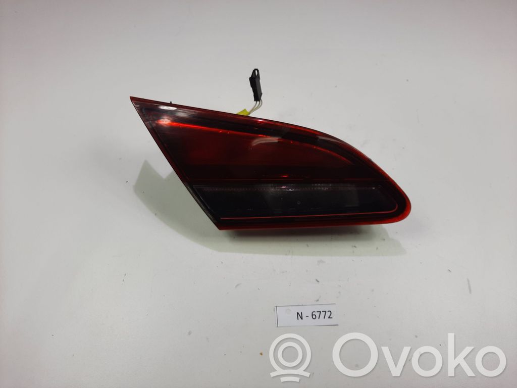 Opel Astra J Lampă spate în capacul portbagajului 