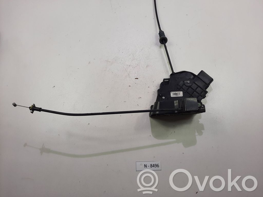 Volvo C30 Priekšpusē slēdzene 