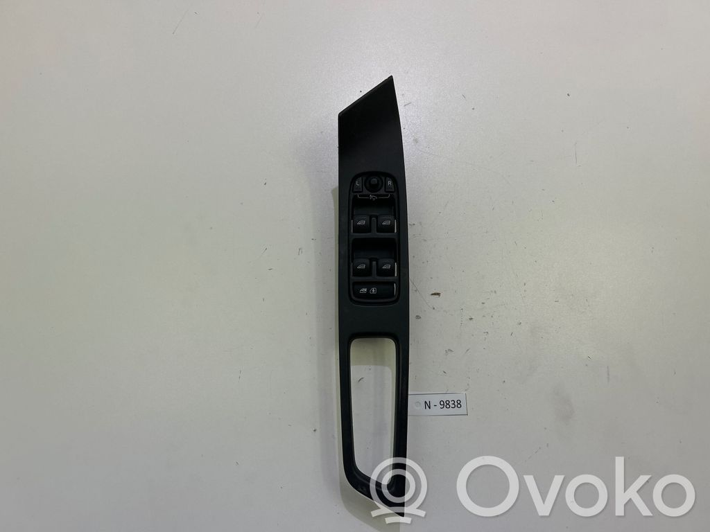 Volvo XC60 Electric window control switch 