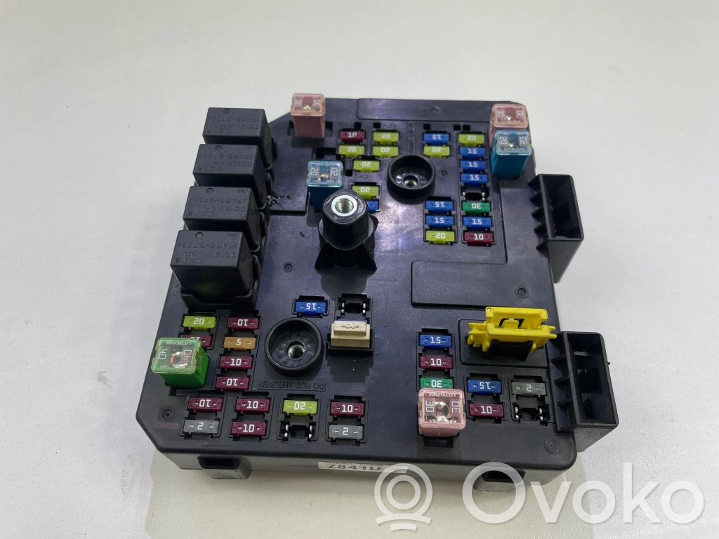 Opel Antara Módulo de fusible 