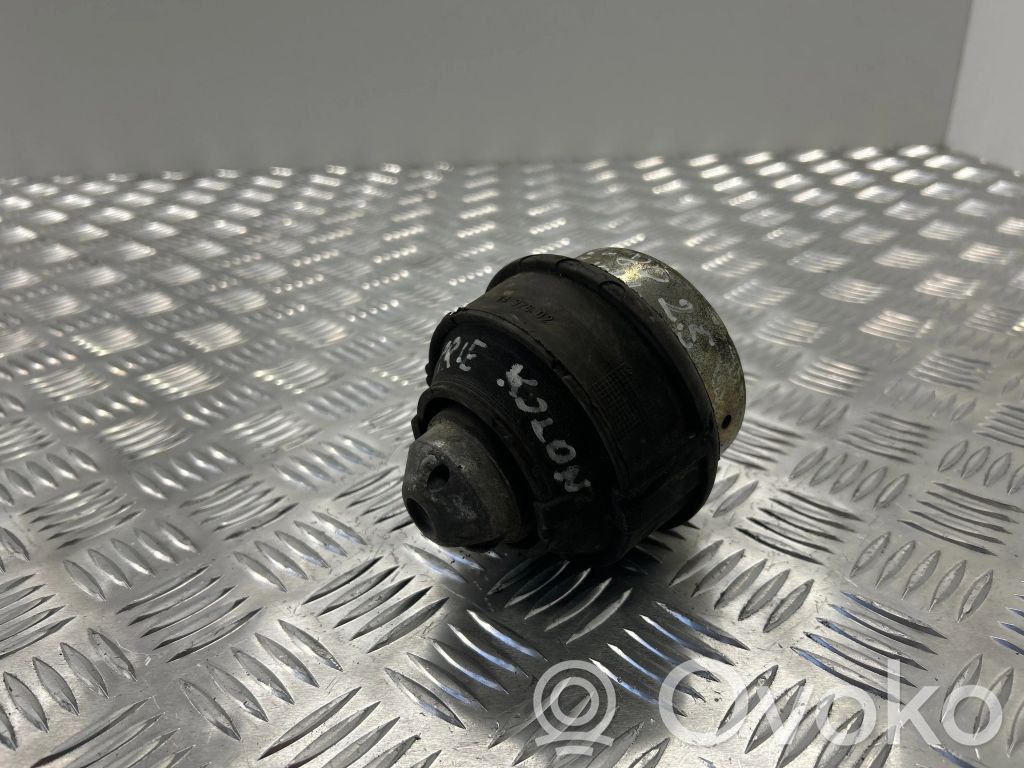 Volvo S80 Engine mount bracket 