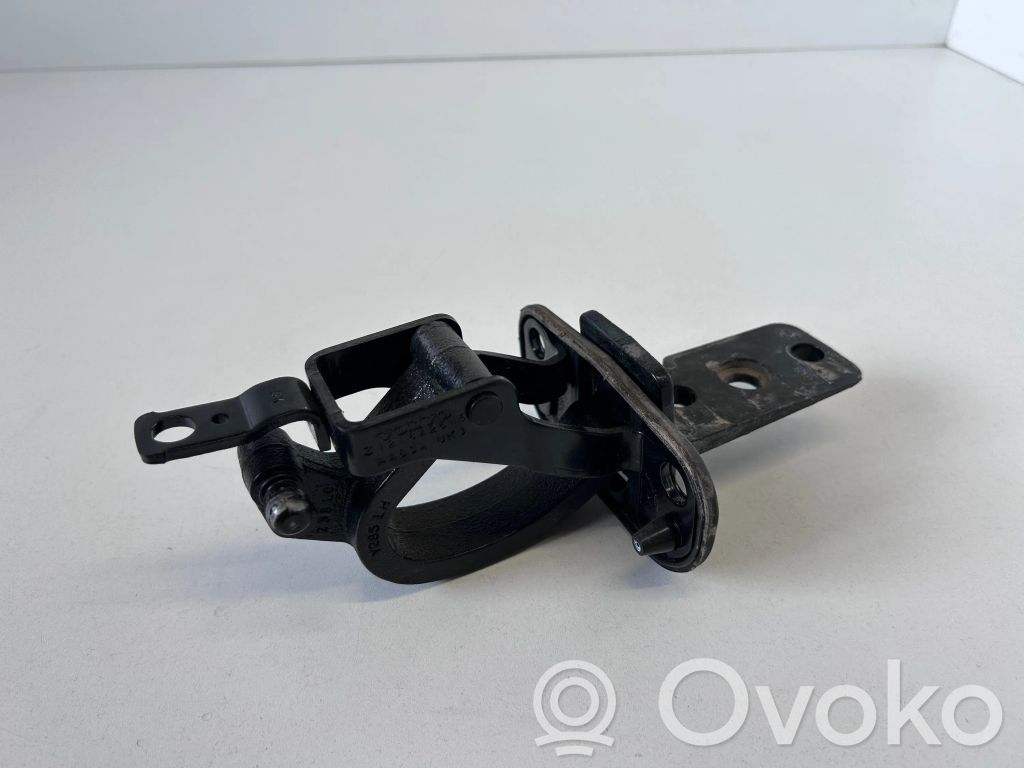 Volvo V70 Tailgate/trunk/boot hinge 
