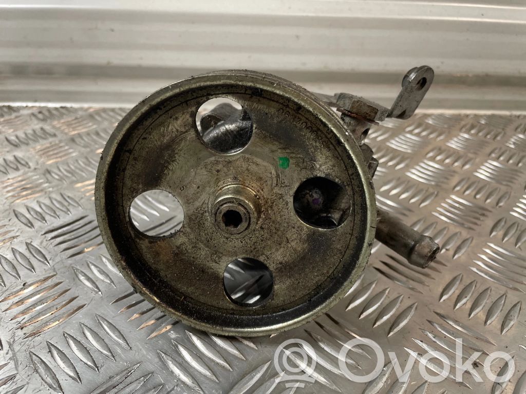 Peugeot 407 Power steering pump 