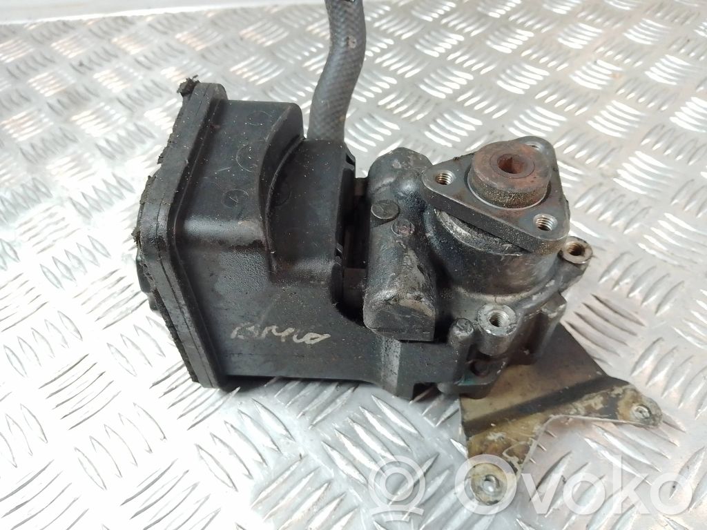 BMW 3 E46 Vairo stiprintuvo siurblys 