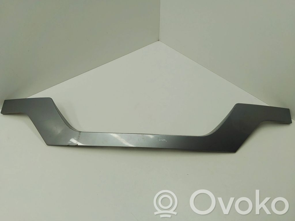 BMW X3 E83 Tailgate trim 