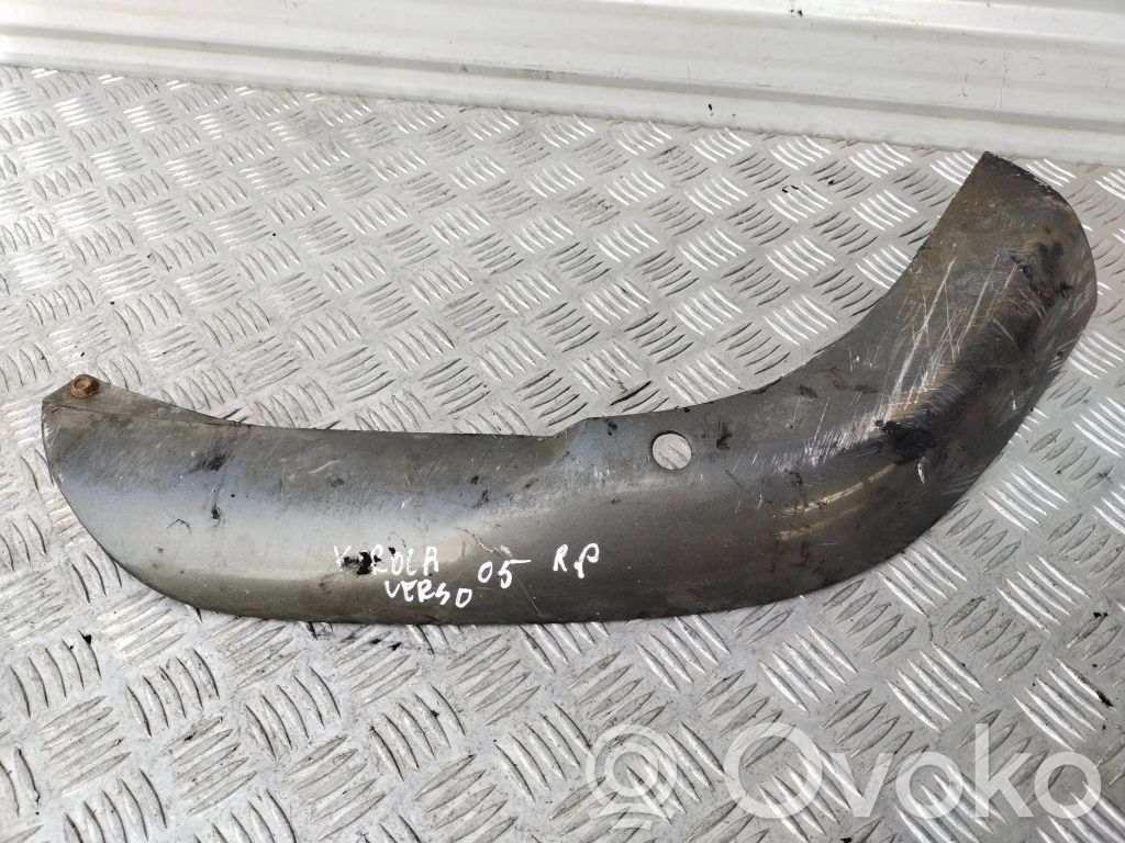 Toyota Corolla Verso AR10 Front bumper corner part panel trim 