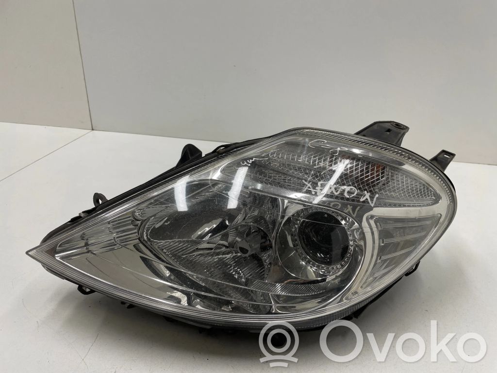 Citroen C8 Priekšējais lukturis 