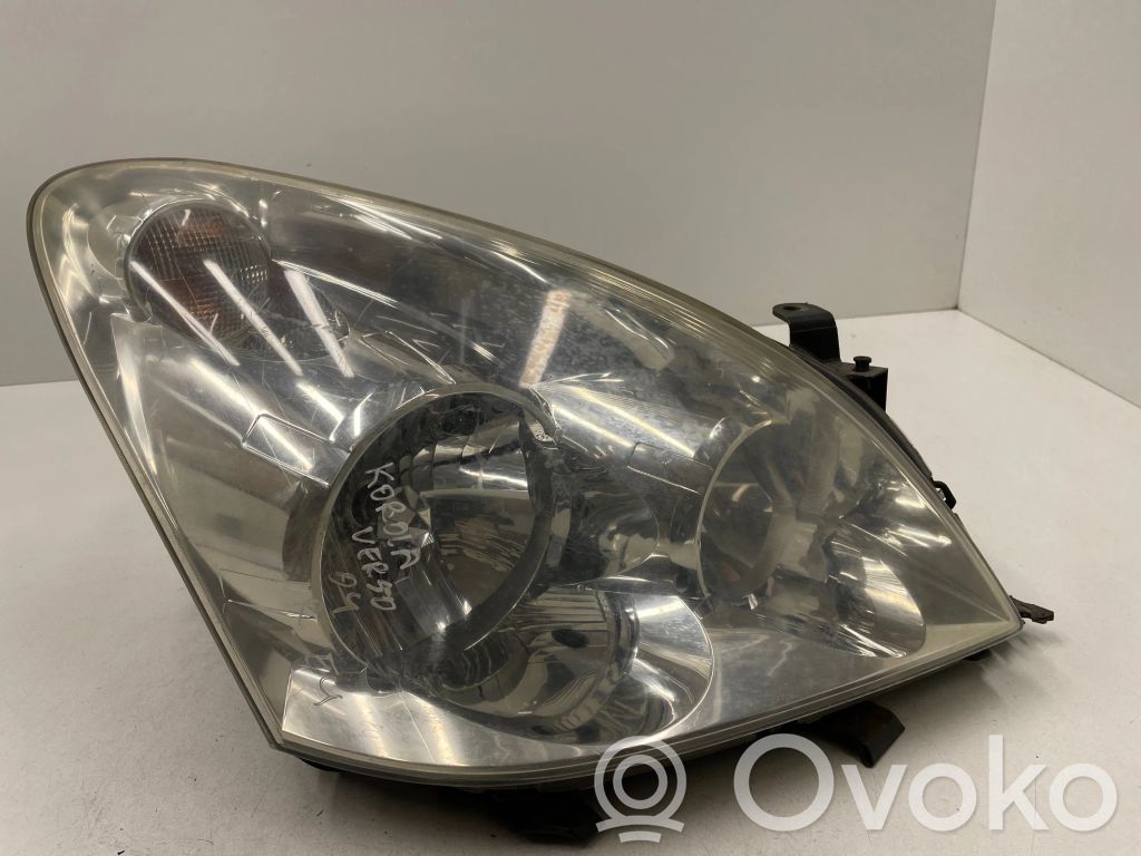 Toyota Corolla Verso AR10 Headlight/headlamp 