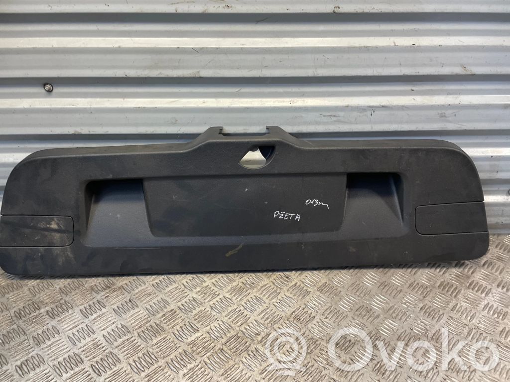 Poszycie / Tapicerka tylnej klapy bagażnika   5C6867605D,5C6867605