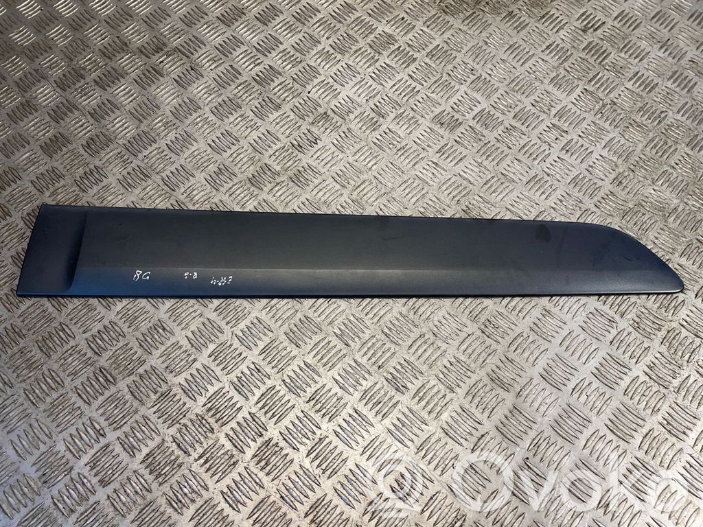 Listwa drzwi tylnych   8200095953