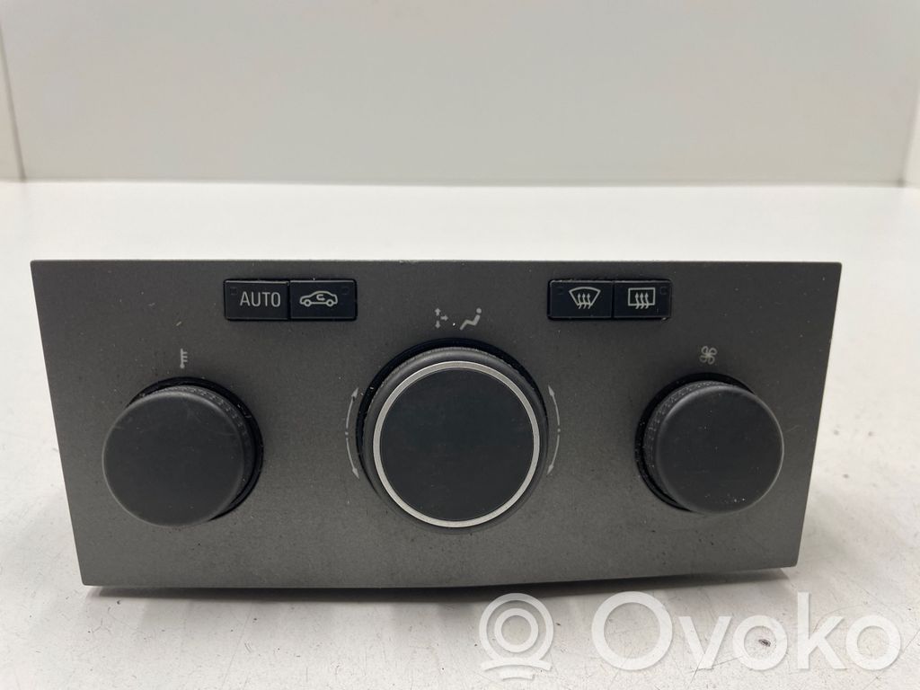 Opel Zafira B Climate control unit 