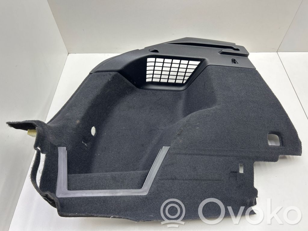 Audi Q3 F3 Šoninis apdailos skydas 