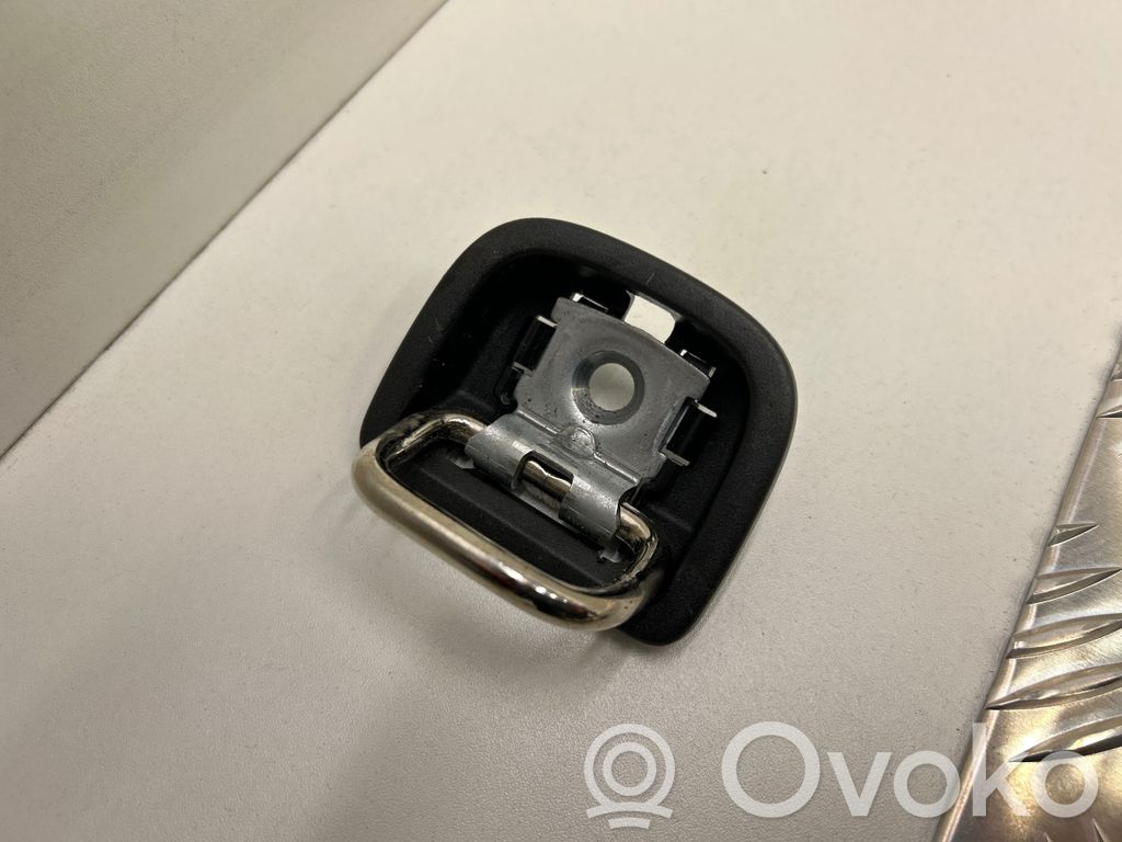 Tie down hook / loop   8V0863503C