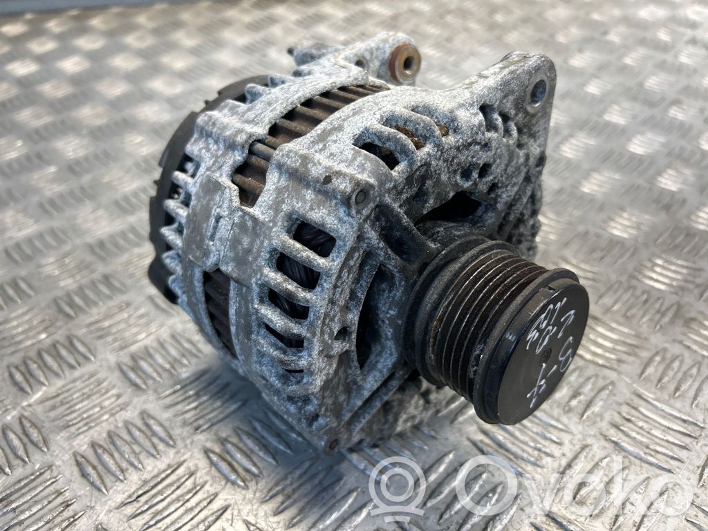 Volkswagen PASSAT B7 Alternador 