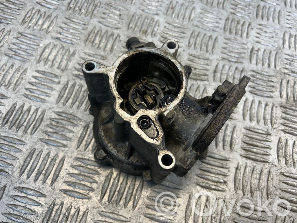 Skoda Superb B6 (3T) Bomba de vacío 