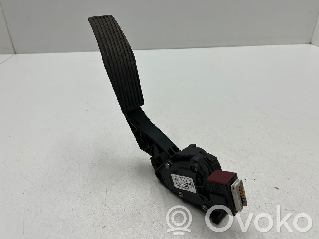Opel Astra J Pedale dell’acceleratore 