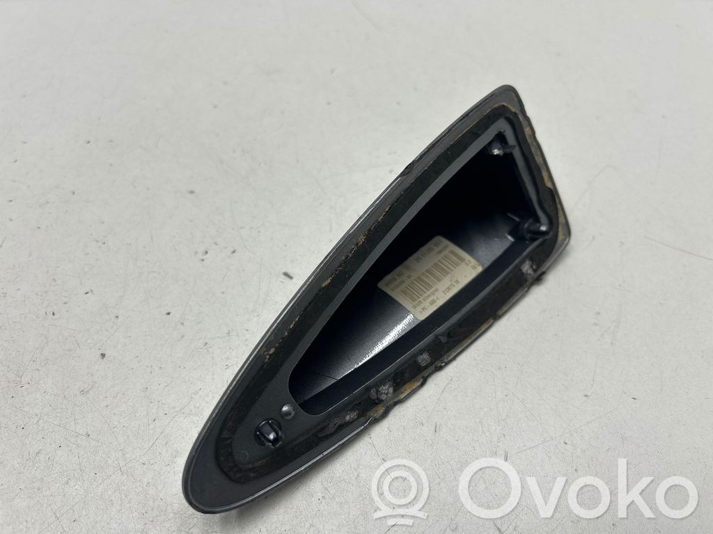 BMW 5 E60 E61 Cubierta de la antena del techo (GPS) 