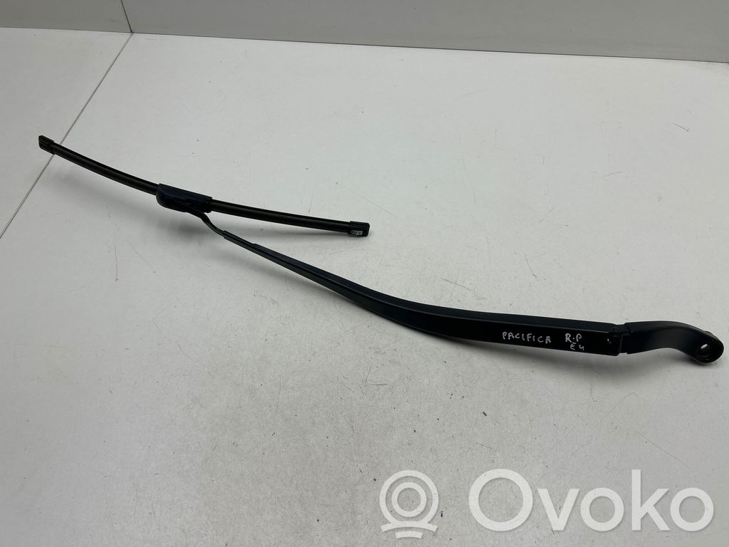 Chrysler Pacifica Windshield/front glass wiper blade 