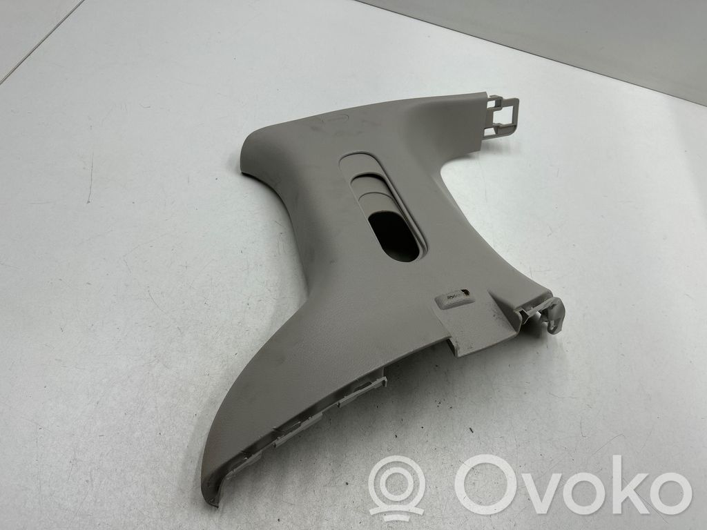 Chrysler Pacifica (C) pillar trim 