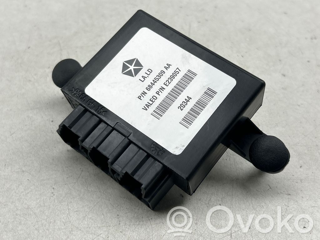 Parking PDC control unit/module   68445309AA,20344,E239057