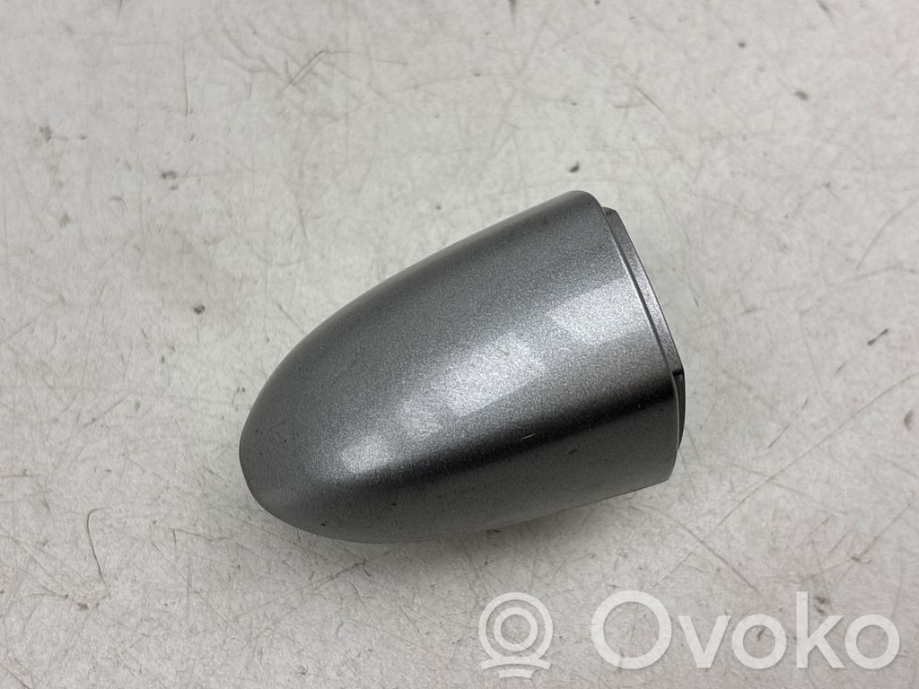 Jeep Cherokee KL Manecilla externa puerta trasera 