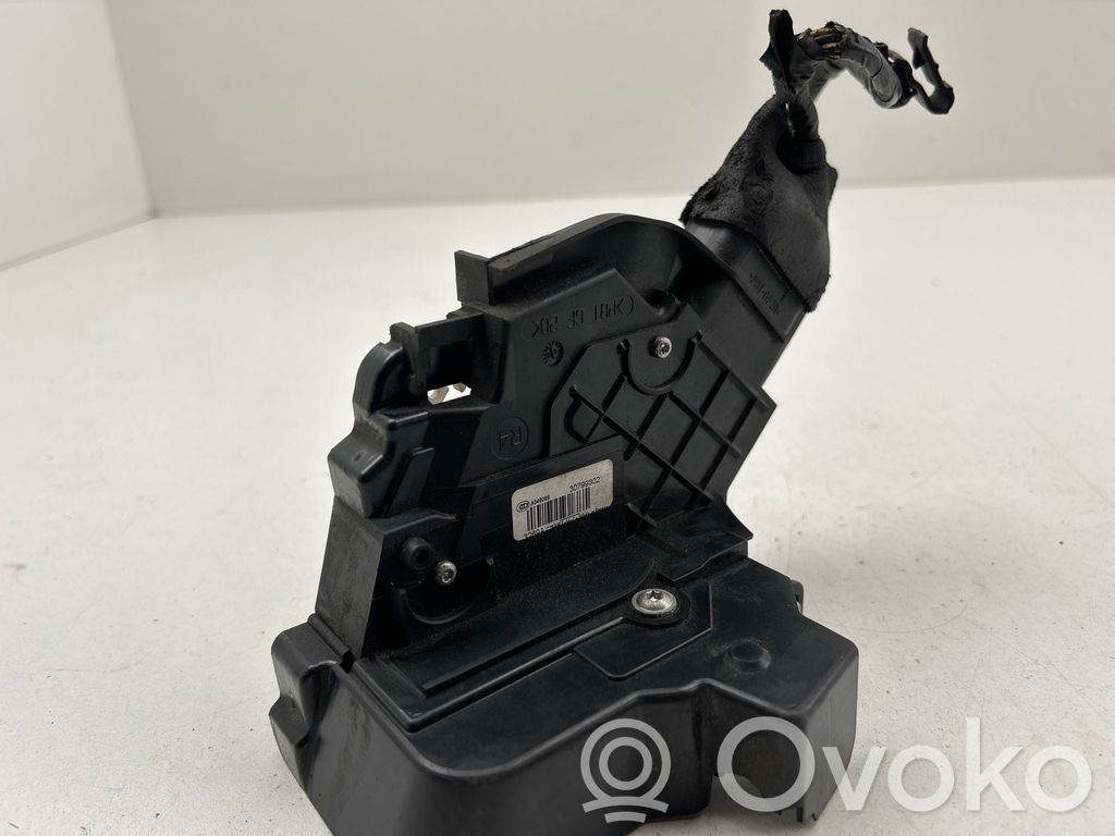 Volvo C30 Priekšpusē slēdzene 