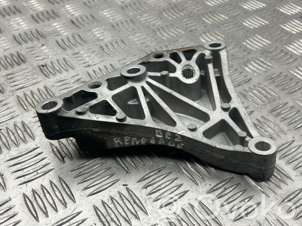 Gearbox mounting bracket