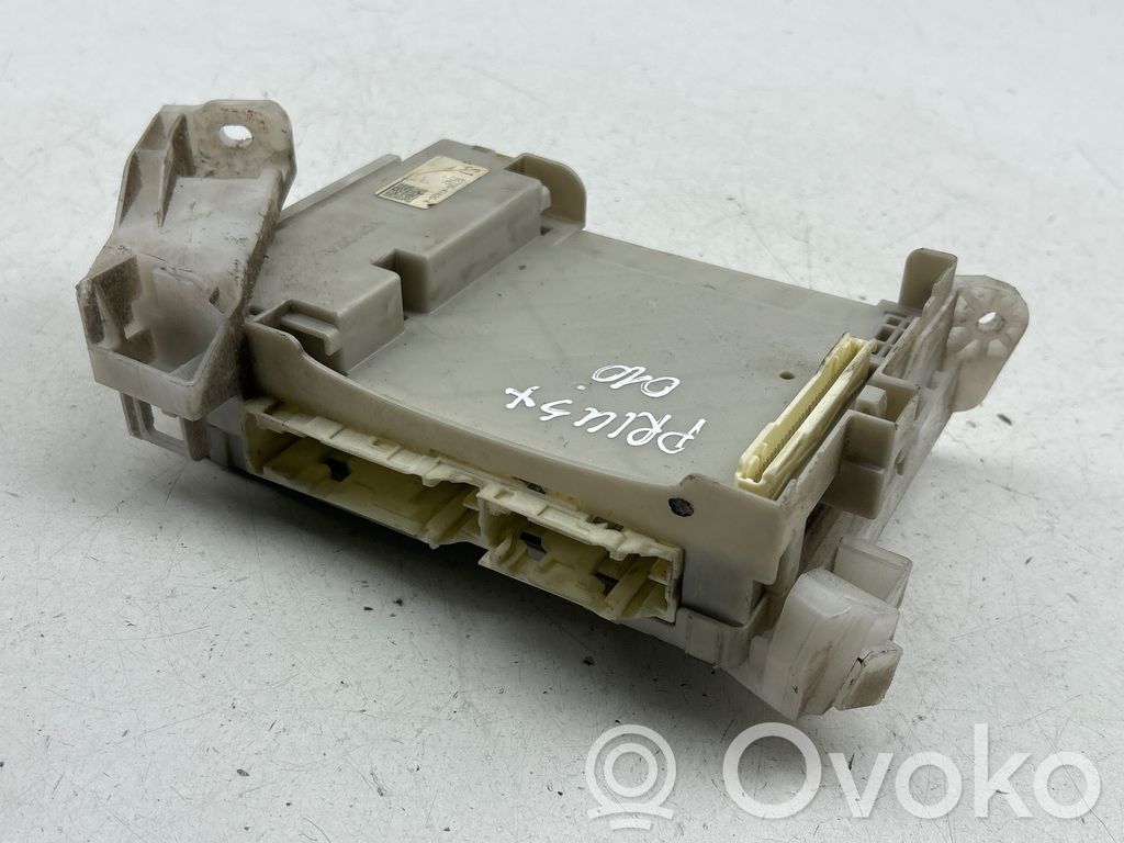 Toyota Prius+ (ZVW40) Ramka / Moduł bezpieczników 