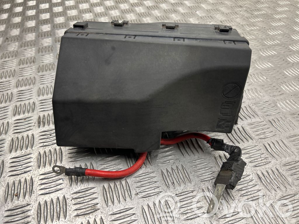 Módulo de fusible   E02345500,AV6T14A067AD,2411114