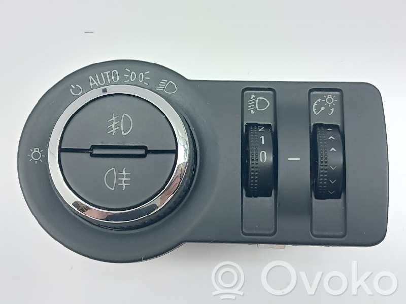 Opel Insignia A Interruptor de control del panel de luces 