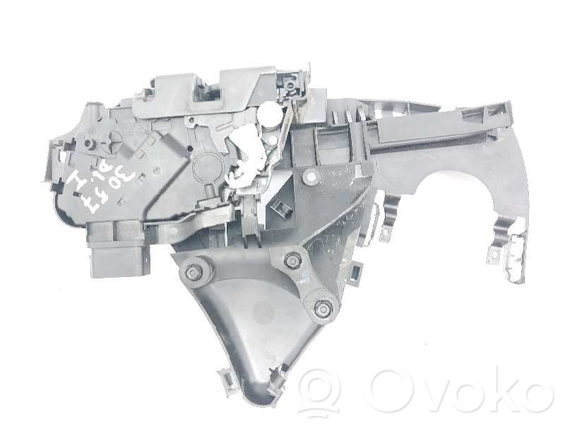 Volvo V50 Front door lock 