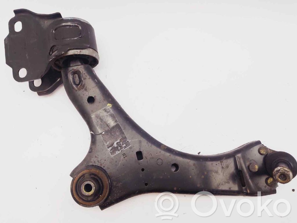 Ford Mondeo Mk III Wahacz przedni 
